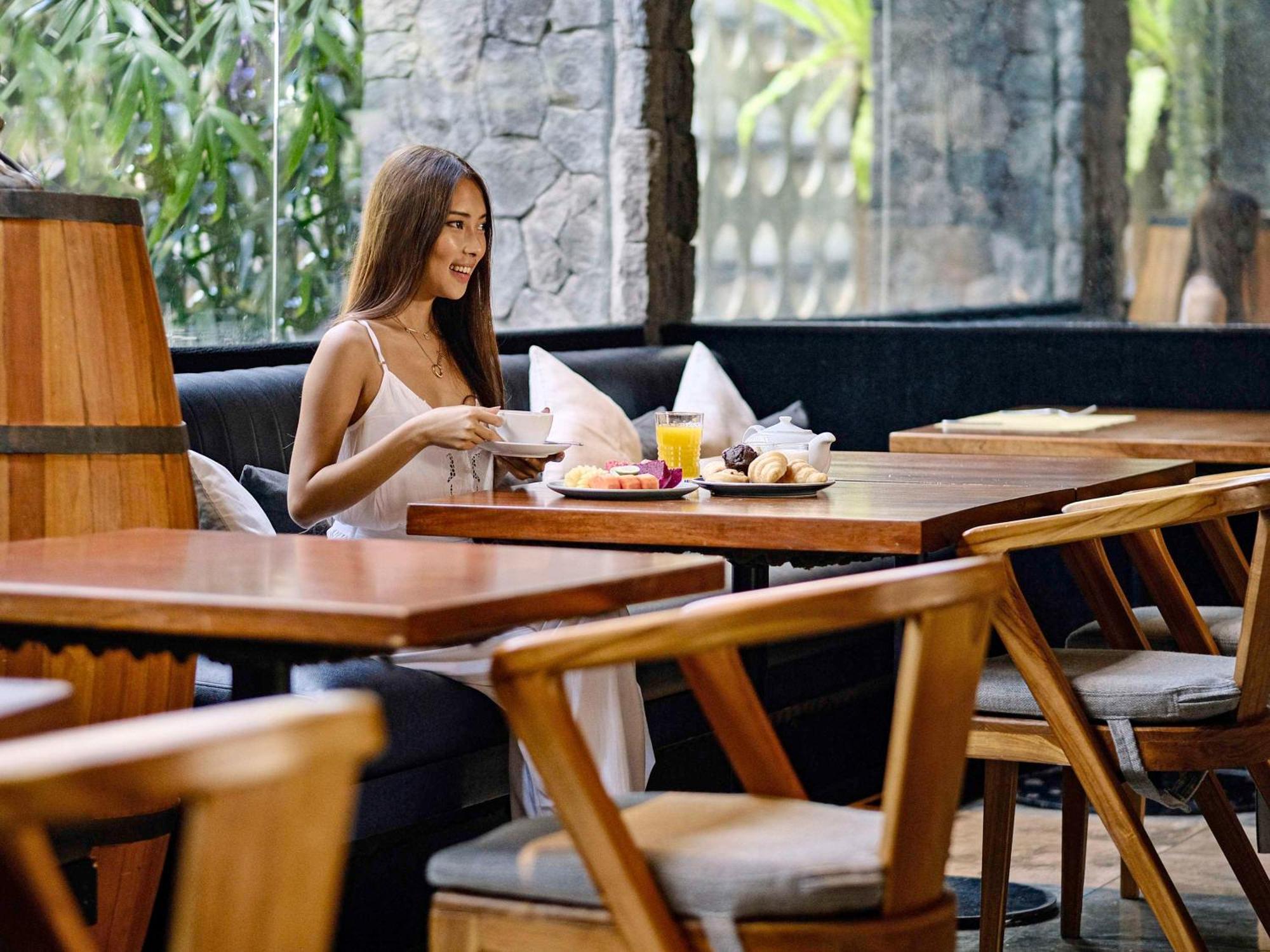 Peppers Seminyak Villa Exterior photo