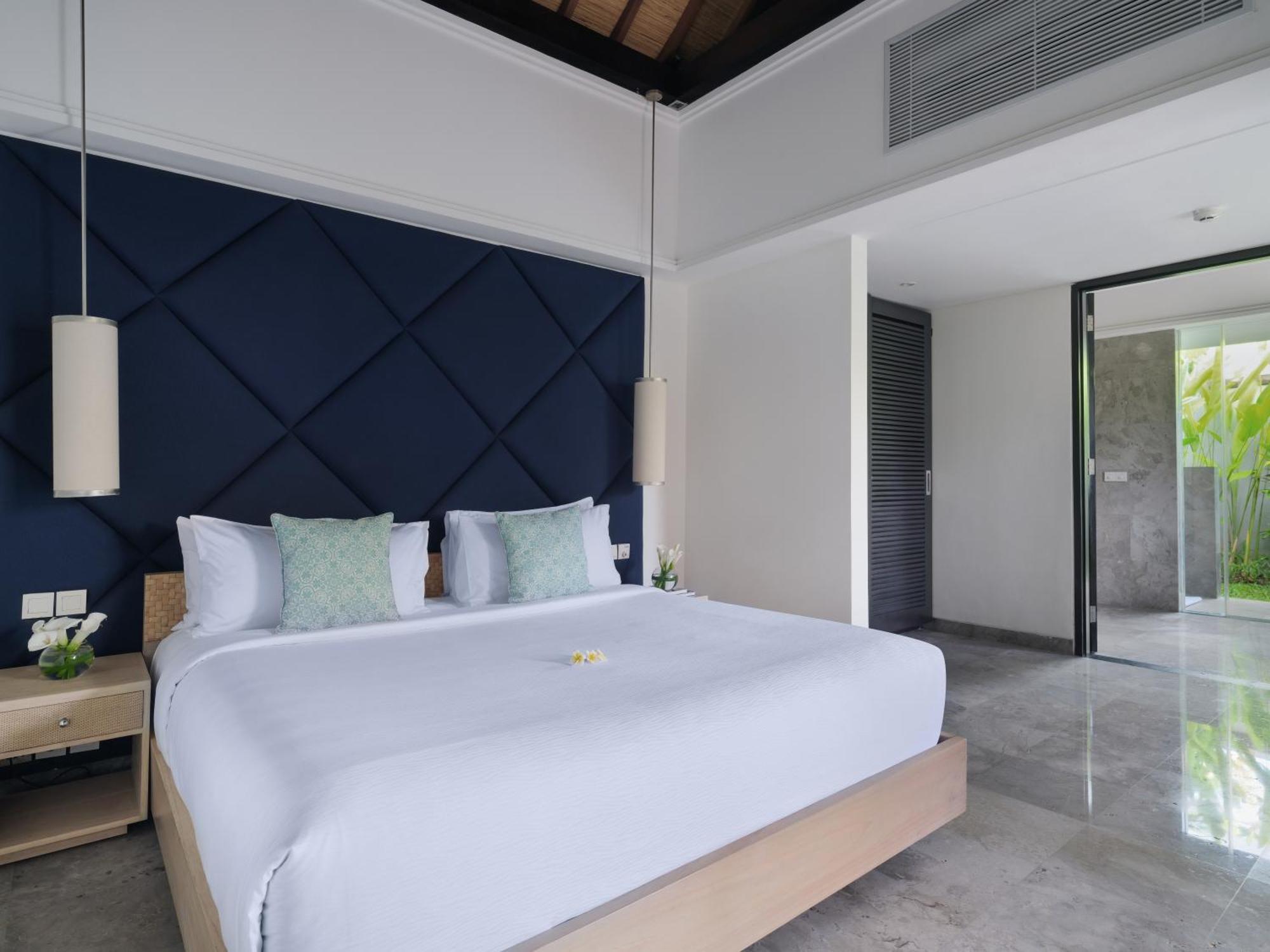 Peppers Seminyak Villa Exterior photo